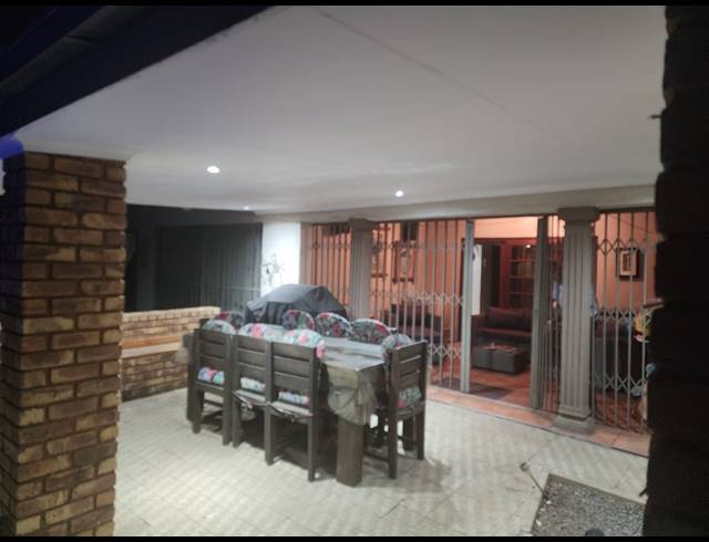 4 BEDROOM HOUSE FOR SALE IN SELCOURT